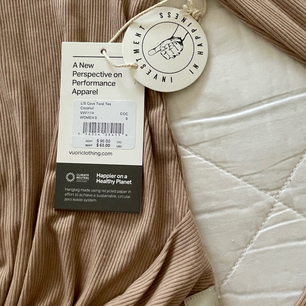 NWT Vuori top 🔥 - Picture 8 of 9